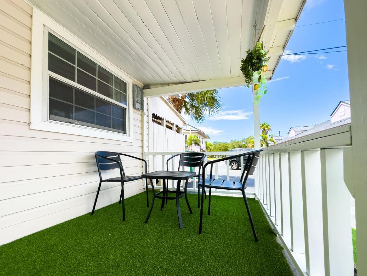 Villa 2B1B Stylish Little House W Shared Pool 511 Clearwater Exterior foto