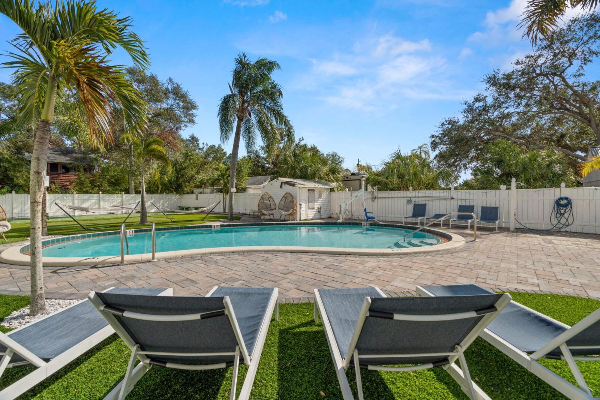 Villa 2B1B Stylish Little House W Shared Pool 511 Clearwater Exterior foto